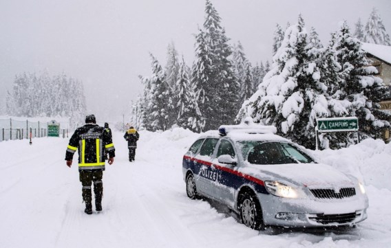 Wintersporters moeten urenlang aanschuiven in Oostenrijk