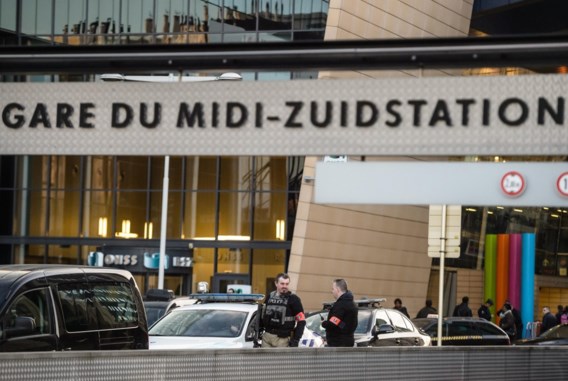 PRAKTISCH. Hier geraakt u per trein, metro en vliegtuig in Brussel