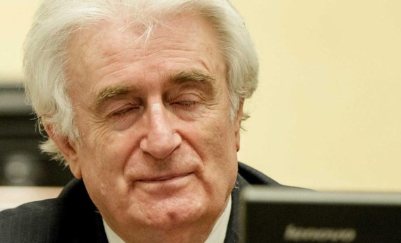 Karadzic gisteren in de rechtszaal, na het verdict.