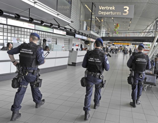 Geens: 'Pas op de hoogte gebracht nadat vliegtuig met El Bakraoui op Schiphol was geland'
