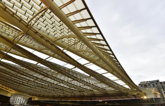 Les Halles van Victor Baltard halfweg de negentiende eeuw (onder) en van Patrick Berger.