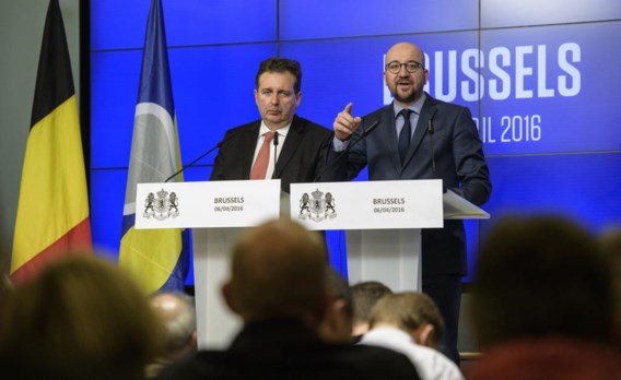 Rudi Vervoort en Charles Michel bij hun confrontatie met de internationale pers.