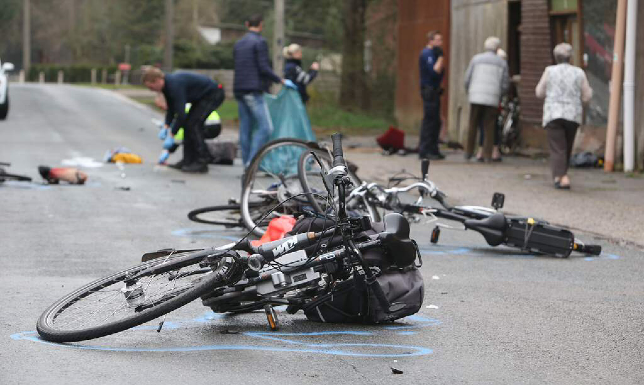 Aanrijder Van Fietsers Was Onder Invloed En Had Rijverbod - De Standaard