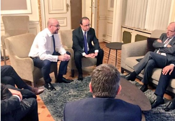 Premier Michel met president Hollande, na de arrestatie van Abdeslam. Toen was enig eeuforie niet van de lucht.