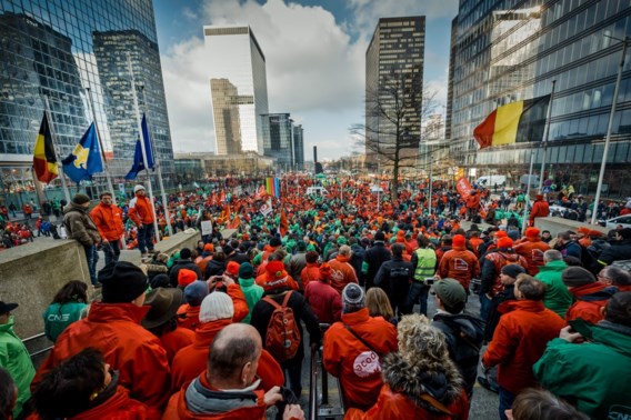 Onderzoeker Swyngedouw besluit dat 55 procent van de Vlamingen ‘sceptisch pro-vakbond’ is.