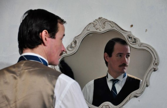 Acteur Bert Vannieuwenhuyse als Hector De Zutter, die in 1926 in Beernem vermoord werd.