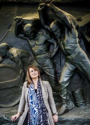 Colette Van Laar: ‘Van leiders verwachten we dat ze richting geven, sterk zijn en assertief. Maar die kenmerken passen zogezegd niet bij vrouwen.’