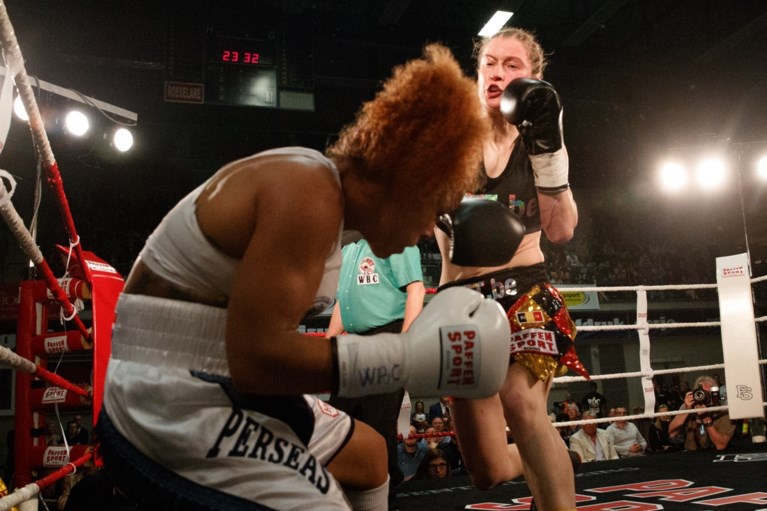 Delfine Persoon klopt ongeslagen “Black Mamba” en verlengt WBC-wereldtitel