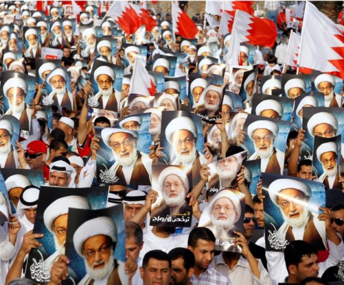 Straatprotest in Budaiya tegen het sanctioneren van ayatollah Isa Qassim.