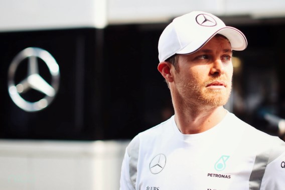 Nico Rosberg bestraft voor aanrijding met Hamilton tijdens GP van Oostenrijk