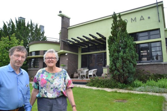 Michel en Anita aan hun Villa Roma.