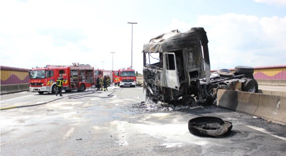 De ravage op de E17 was groot.