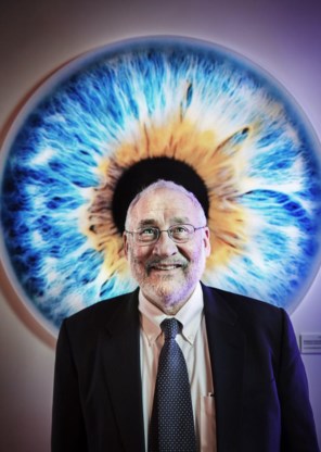 Joseph Stiglitz ziet de euro alleen voortbestaan als Europa afstapt van de besparingsmantra.