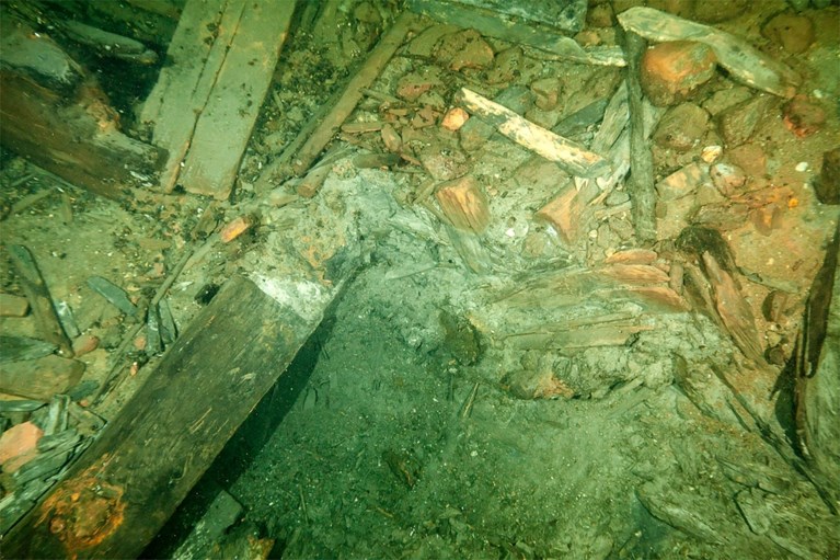 340 jaar oude kaas ontdekt in scheepswrak