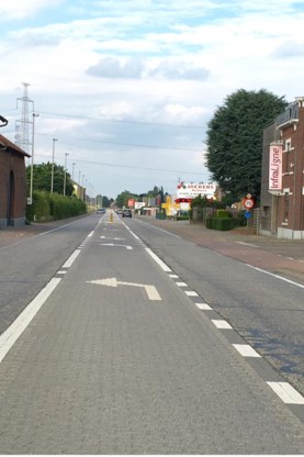 De brug wordt vandaag opgebouwd.
