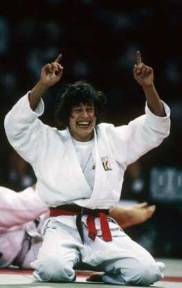 Ulla Werbouck is olympische kampioene na winst tegen de Japanse Tanabe.