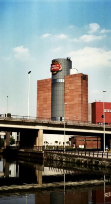 Opluchting in Leuven. De hoofdzetel van AB InBev blijft in ons land.