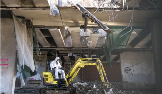 Bij sloopwerken aan de Philipsbrug in Kiewit werd enkele maanden geleden nog asbest ontdekt.
