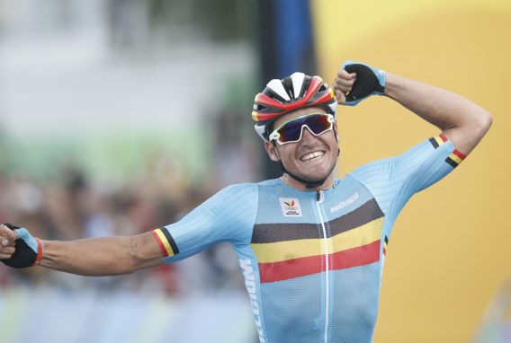 Twitter laaiend enthousiast over prestatie Van Avermaet: “Geef hem de titels Sportman van het Jaar, Gouden Schoen én baron!”