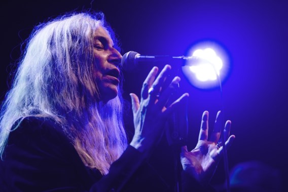REVIEW. Patti Smith: bezwerend, brutaal en poëtisch