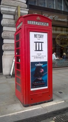 Netsky op Piccadilly in Londen, met dank aan Apple Music. 