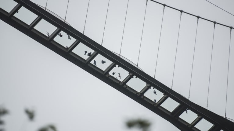 De gesloten glazen brug