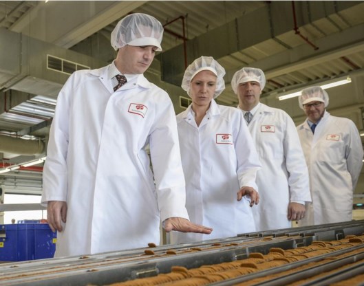 De regeringsleden De Croo (Lotus), Peeters (Vandevelde), Michel (Eurosigles) en Van Overtveldt (Nike) op bezoek in grote en kleinere bedrijven.