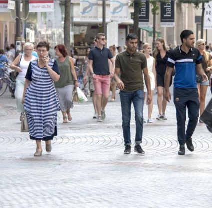 Dankzij de signalen van gsm’s weet de stad Antwerpen hoeveel mensen over de Meir wandelen.