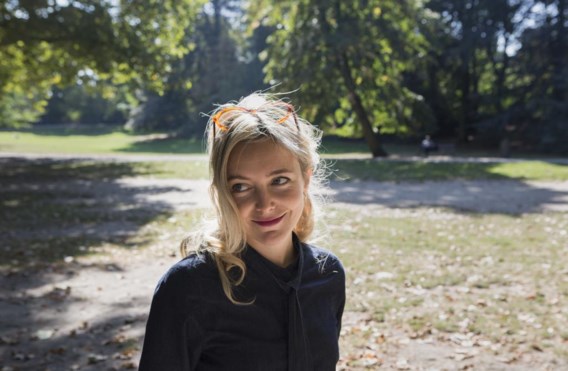 Evelien Bosmans: ‘Tuurlijk hebben Jonas en ik tijd om samen leuke dingen te doen. Samen de vuilnisbakken buitenzetten bijvoorbeeld.’