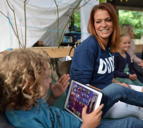 <p>Karen Damen met Sky. <span class="credit"></span>Jan Van der Perre </p>