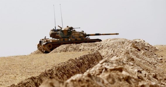 Turkije stuurt tankbrigade naar grens met Irak