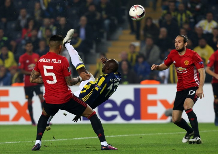 EUROPA LEAGUE. Manchester United onderuit na wonderbaarlijke omhaal, Nainggolan scoort en wint
