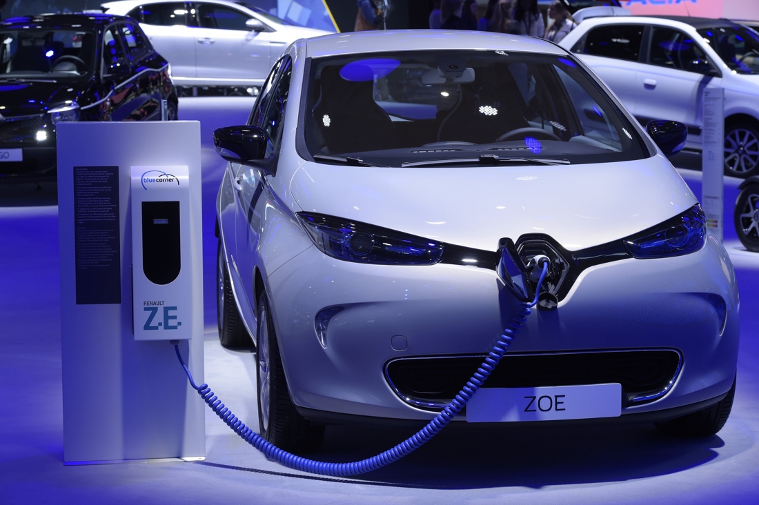 Выбор электромобиля. Renault Zoe электромобиль. Фольксваген электромобиль 2022. Huawei электромобиль 2023. Российские электрокары 2023.