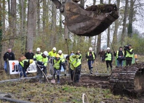Drie lichamen geborgen bij opgravingen Engelse bommenwerper in Glabbeek