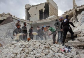 Ziekenhuis en school gebombardeerd in Aleppo