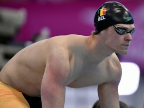 Afscheidnemende Dekoninck opent in Nijlen met een zege op de 50 meter rugslag
