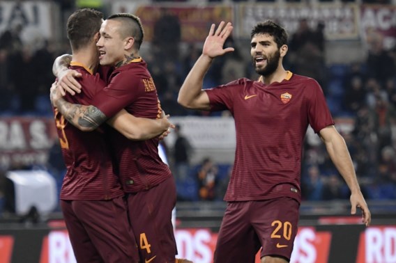 SERIE A. AS Roma wint nipt in 100e match Nainggolan, Praet speelt gelijk