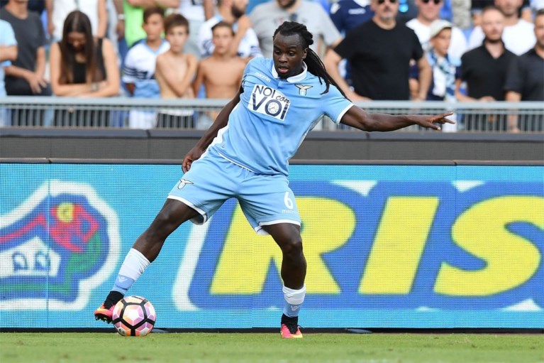 SERIE A. AS Roma wint nipt in 100e match Nainggolan, Praet speelt gelijk