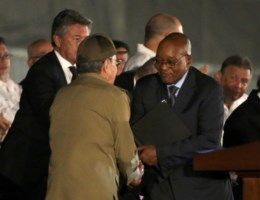 Zuma en Tsipras nemen afscheid van 'verdediger van de onderdrukten' Castro