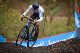 Belofte Quinten Hermans toont Van Aert hoe het moet in Spa-Francorchamps