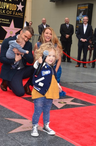 Blake Lively en Ryan Reynolds tonen hun kinderen voor het eerst