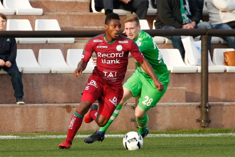 OEFENMATCHEN. AA Gent wint met 11-0 (!) tegen Chinese ploeg, Coucke woest op ref