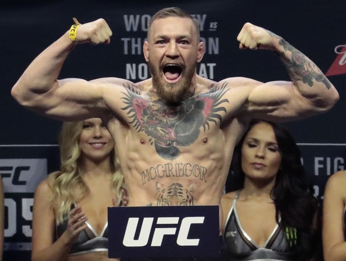 Mayweather blijft McGregor tarten: “Zorg eerst eens dat je 25 miljoen waard bent voor je het vraagt!”
