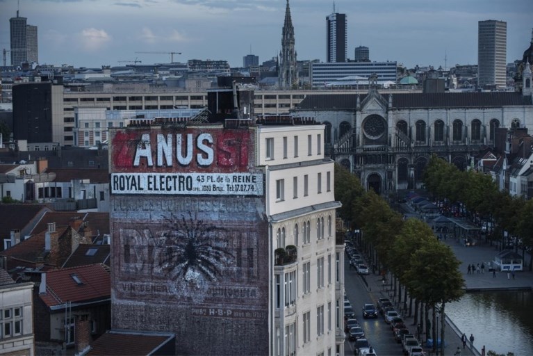 Opnieuw bloederige muurschildering, opnieuw kunsthistorische link