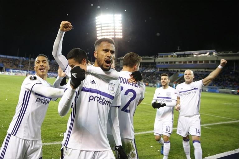 Dat was nipt! Thelin redt zwak Anderlecht van zure uitschakeling