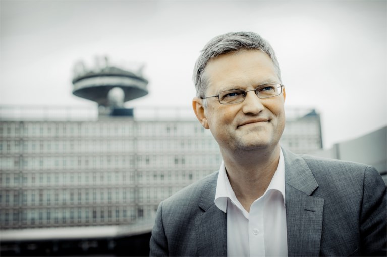 Phara de Aguirre en Xavier Taveirne nemen de fakkel over bij ‘De Zevende Dag’