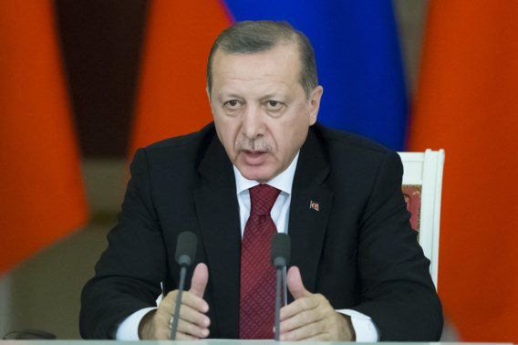 Turks minister stelt reis naar Zwitserland uit