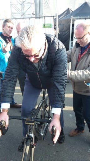 Indrukwekkende Van Avermaet wint E3 Harelbeke na machtssprint van drie tenoren