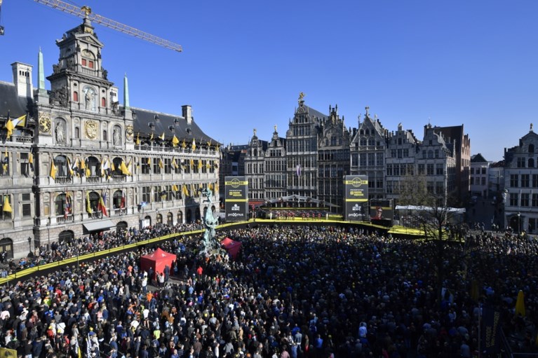 Ronde voor het eerst in Antwerpen gestart: 'Opgelucht dat renners weg zijn'