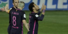 Barcelona scoort vier keer bij Granada en komt weer tot op twee puntjes van Real